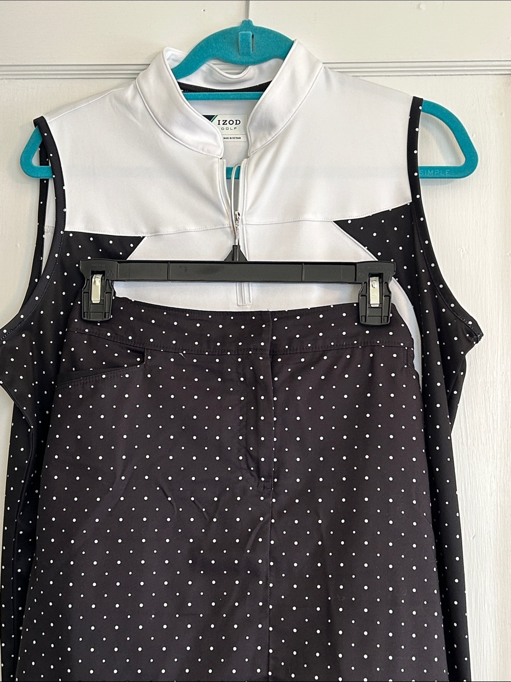 Women’s Izod Golf 2 piece coordinated set.  Top & Skort.  EUC